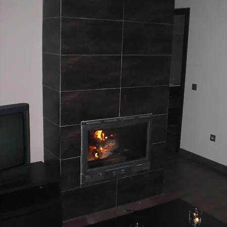 Candela En Piscina Privada Benajarafe