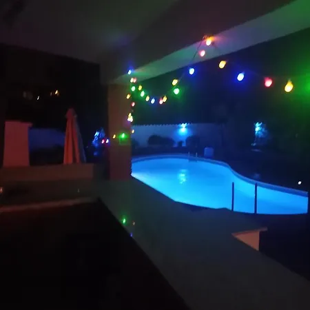 Candela En Piscina Privada *